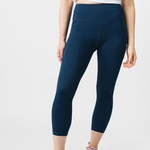 Zyia Light N Tight Capri leggings